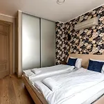 Classic 1-Bedroom Apartment In Old Town Riga